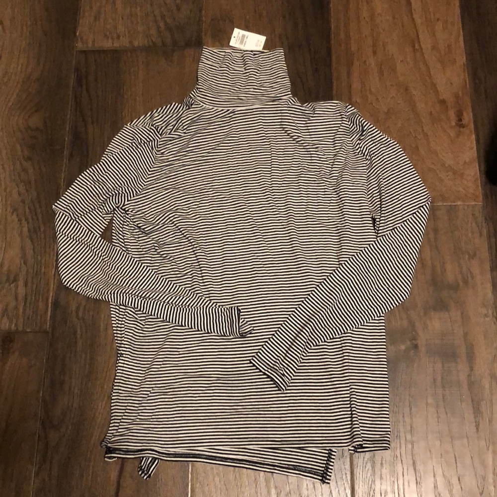 Abercrombie & Fitch turtleneck